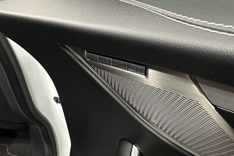 2022 (71) JAGUAR F-PACE 2.0 D200 R-Dynamic SE 5dr Auto AWD 5294898