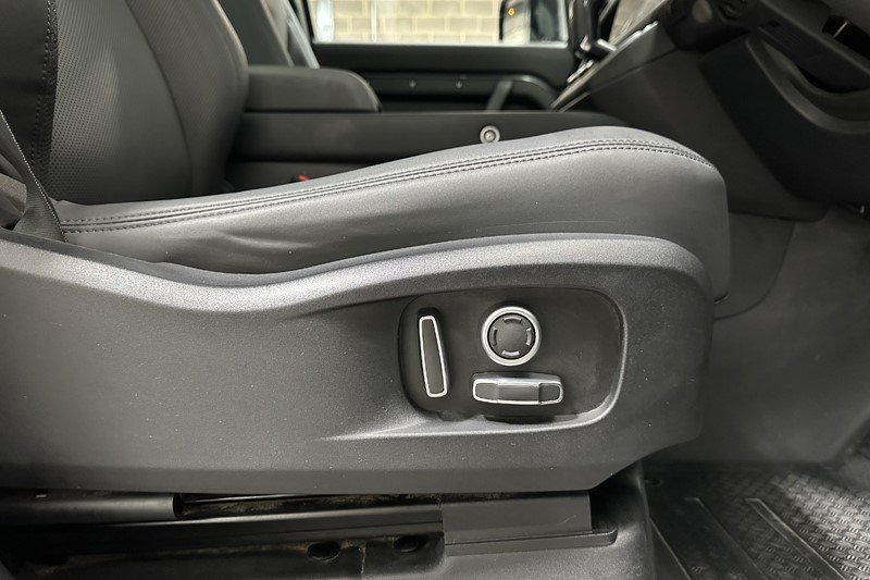 2024 (74) LAND ROVER DEFENDER 3.0 D350 Outbound 130 5dr Auto 5287796