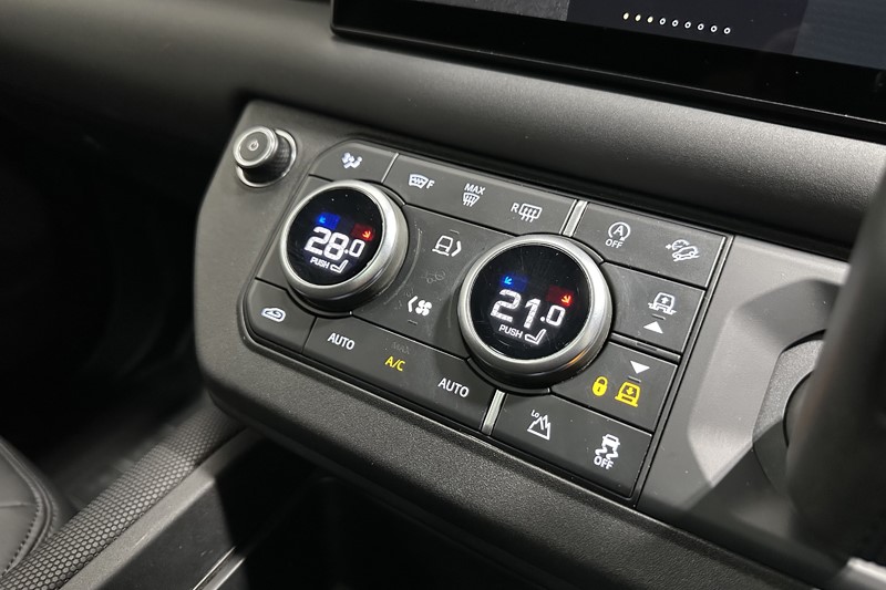 2024 (74) LAND ROVER DEFENDER 3.0 D350 Outbound 130 5dr Auto 5287805