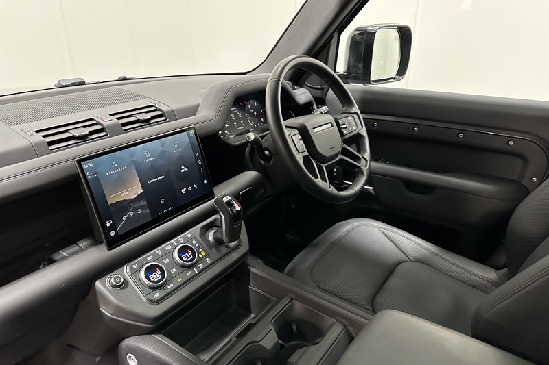 2024 (74) LAND ROVER DEFENDER 3.0 D350 Outbound 130 5dr Auto 5287821