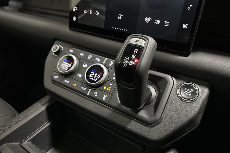 2024 (74) LAND ROVER DEFENDER 3.0 D350 Outbound 130 5dr Auto 5287804