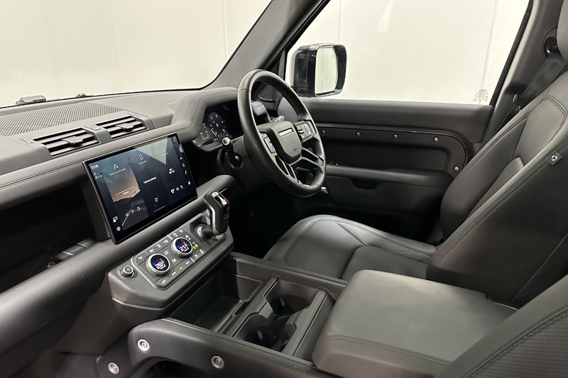 2024 (74) LAND ROVER DEFENDER 3.0 D350 Outbound 130 5dr Auto 5287820