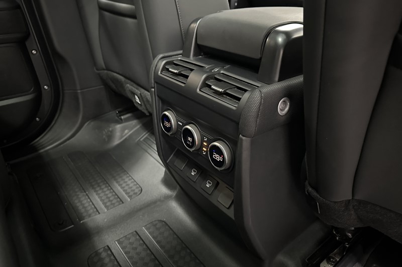 2024 (74) LAND ROVER DEFENDER 3.0 D350 Outbound 130 5dr Auto 5287791