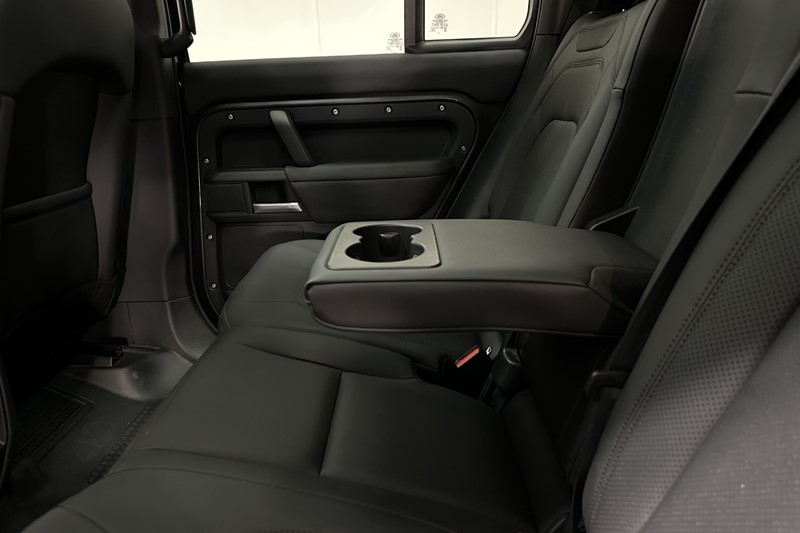 2024 (74) LAND ROVER DEFENDER 3.0 D350 Outbound 130 5dr Auto 5287825