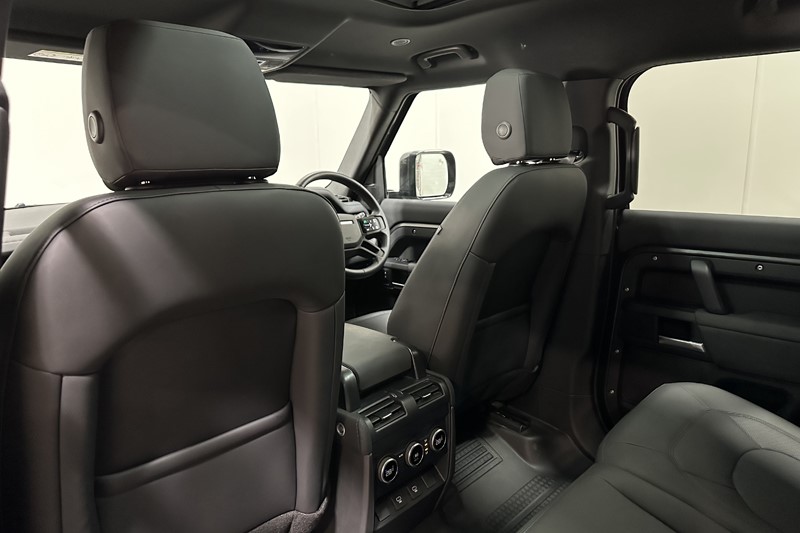 2024 (74) LAND ROVER DEFENDER 3.0 D350 Outbound 130 5dr Auto 5287822