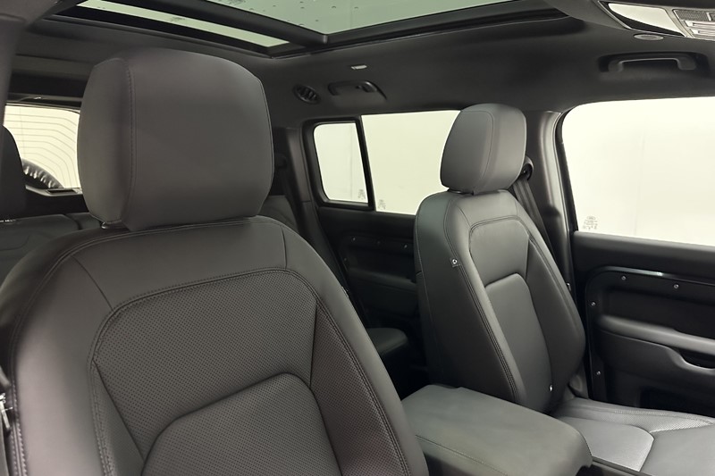 2024 (74) LAND ROVER DEFENDER 3.0 D350 Outbound 130 5dr Auto 5287798