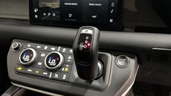 2023 (23) LAND ROVER DEFENDER 3.0 D250 SE 110 5dr Auto 5307439