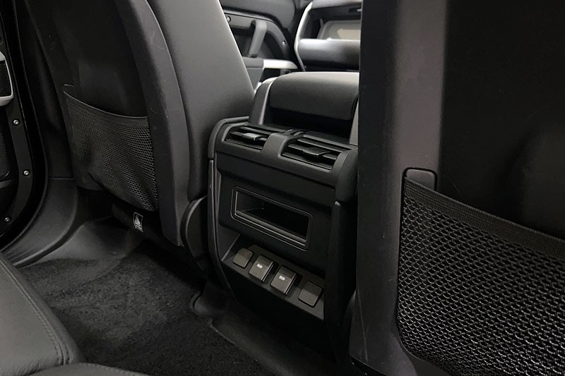 2023 (23) LAND ROVER DEFENDER 3.0 D250 SE 110 5dr Auto 5307424