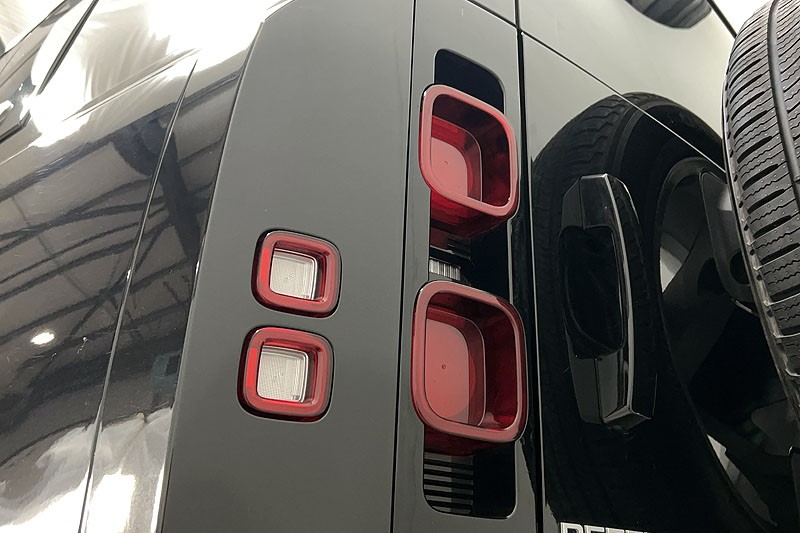 2023 (23) LAND ROVER DEFENDER 3.0 D250 SE 110 5dr Auto 5307459