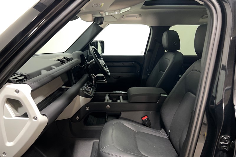 2023 (23) LAND ROVER DEFENDER 3.0 D250 SE 110 5dr Auto 5307415