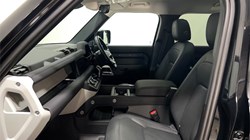 2023 (23) LAND ROVER DEFENDER 3.0 D250 SE 110 5dr Auto 5307415