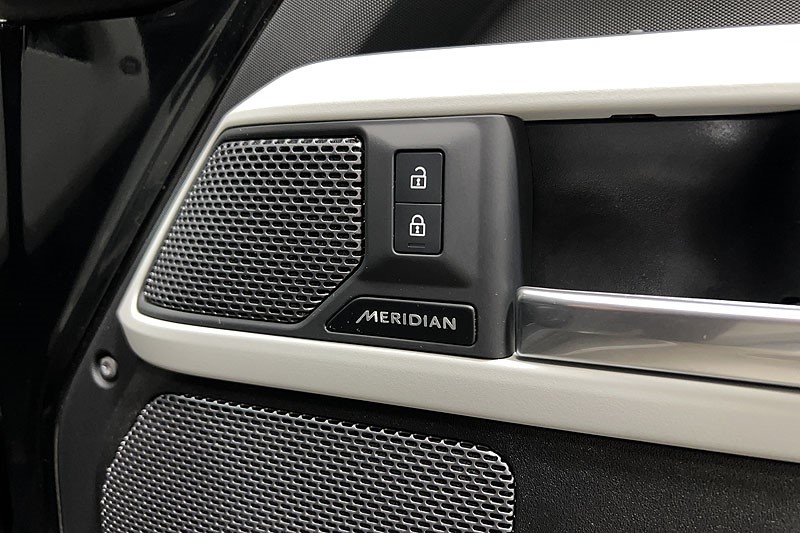 2023 (23) LAND ROVER DEFENDER 3.0 D250 SE 110 5dr Auto 5307426