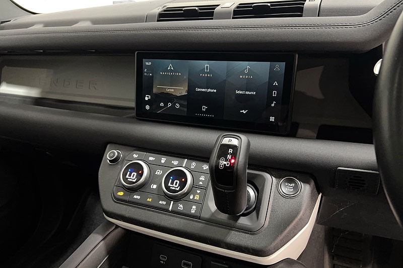 2023 (23) LAND ROVER DEFENDER 3.0 D250 SE 110 5dr Auto 5307437