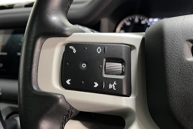 2023 (23) LAND ROVER DEFENDER 3.0 D250 SE 110 5dr Auto 5307435