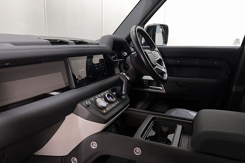 2023 (23) LAND ROVER DEFENDER 3.0 D250 SE 110 5dr Auto 5307450