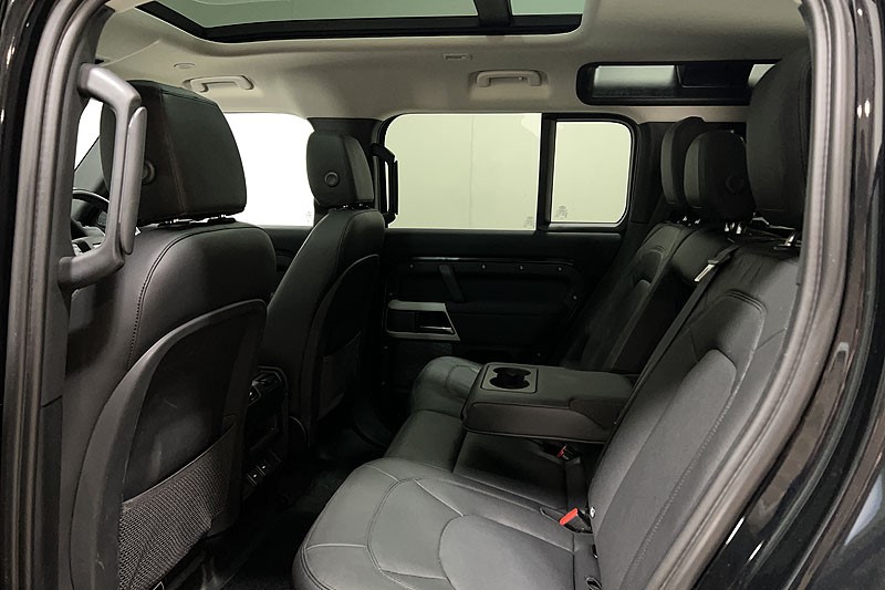 2023 (23) LAND ROVER DEFENDER 3.0 D250 SE 110 5dr Auto 5307456