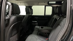 2023 (23) LAND ROVER DEFENDER 3.0 D250 SE 110 5dr Auto 5307456
