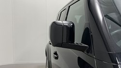 2023 (23) LAND ROVER DEFENDER 3.0 D250 SE 110 5dr Auto 5307466