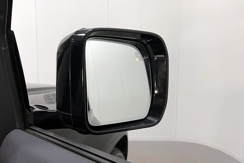 2023 (23) LAND ROVER DEFENDER 3.0 D250 SE 110 5dr Auto 5307428