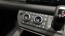 2023 (23) LAND ROVER DEFENDER 3.0 D250 SE 110 5dr Auto 5307438