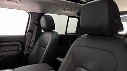 2023 (23) LAND ROVER DEFENDER 3.0 D250 SE 110 5dr Auto 5307451