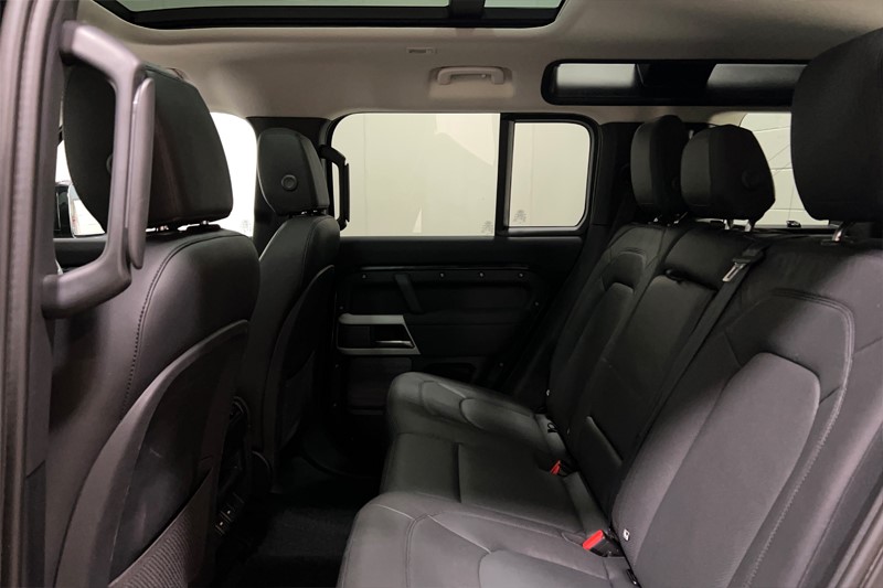 2023 (23) LAND ROVER DEFENDER 3.0 D250 SE 110 5dr Auto 5307416