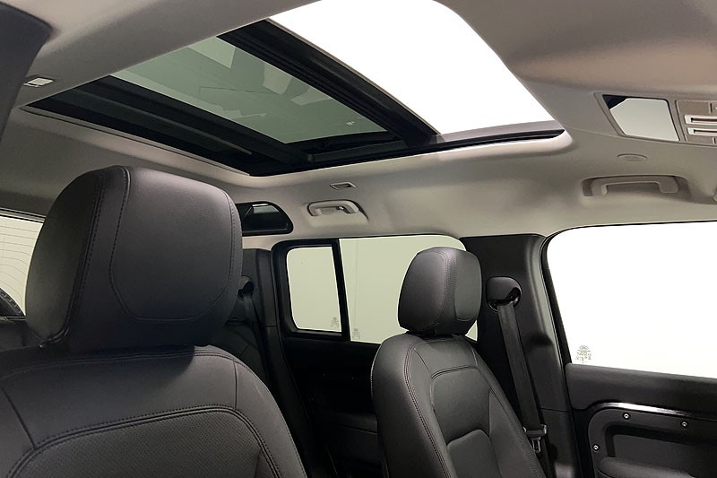 2023 (23) LAND ROVER DEFENDER 3.0 D250 SE 110 5dr Auto 5307433