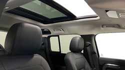 2023 (23) LAND ROVER DEFENDER 3.0 D250 SE 110 5dr Auto 5307433