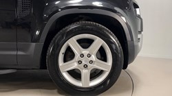 2023 (23) LAND ROVER DEFENDER 3.0 D250 SE 110 5dr Auto 5307420