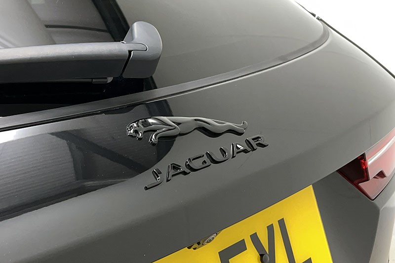 2023 (72) JAGUAR F-PACE 2.0 D200 R-Dynamic SE Black 5dr Auto AWD 5300168