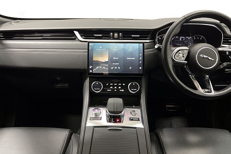 2023 (72) JAGUAR F-PACE 2.0 D200 R-Dynamic SE Black 5dr Auto AWD 5300132