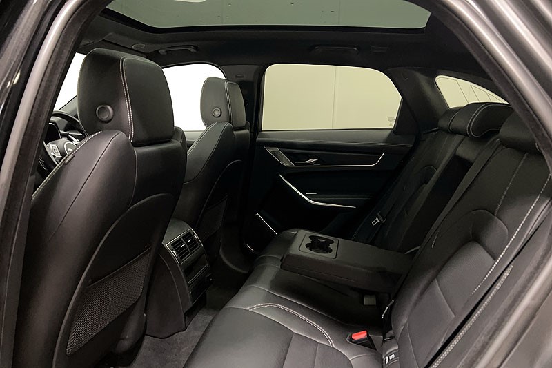 2023 (72) JAGUAR F-PACE 2.0 D200 R-Dynamic SE Black 5dr Auto AWD 5300162