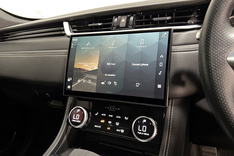 2023 (72) JAGUAR F-PACE 2.0 D200 R-Dynamic SE Black 5dr Auto AWD 5300147