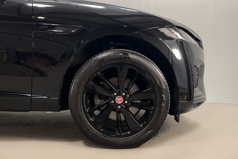 2023 (72) JAGUAR F-PACE 2.0 D200 R-Dynamic SE Black 5dr Auto AWD 5300130