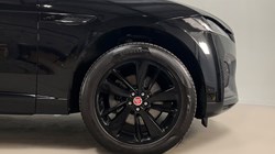 2023 (72) JAGUAR F-PACE 2.0 D200 R-Dynamic SE Black 5dr Auto AWD 5300130
