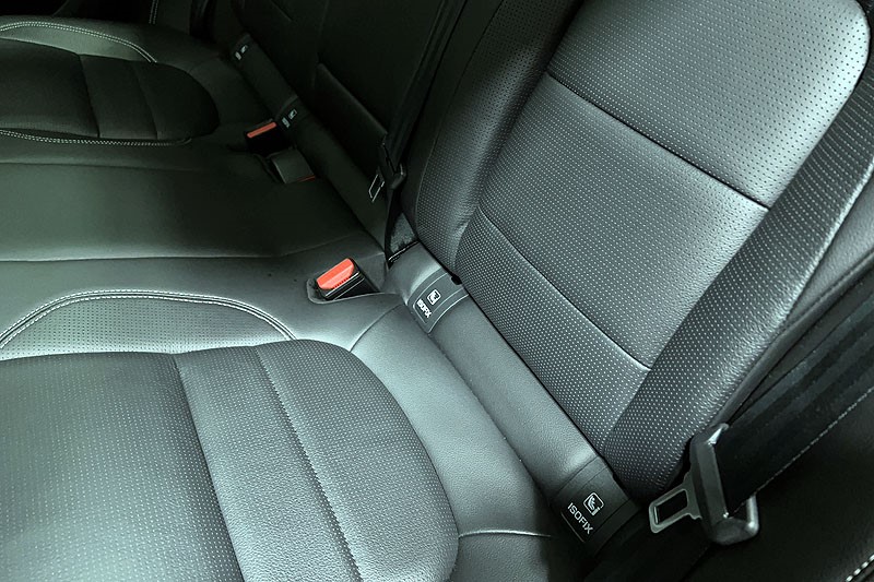 2023 (72) JAGUAR F-PACE 2.0 D200 R-Dynamic SE Black 5dr Auto AWD 5300160