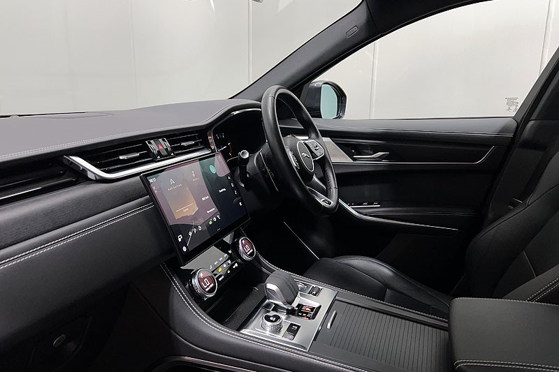 2023 (72) JAGUAR F-PACE 2.0 D200 R-Dynamic SE Black 5dr Auto AWD 5300156