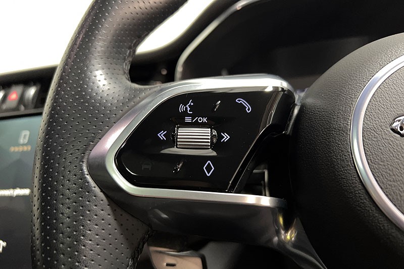 2023 (72) JAGUAR F-PACE 2.0 D200 R-Dynamic SE Black 5dr Auto AWD 5300143