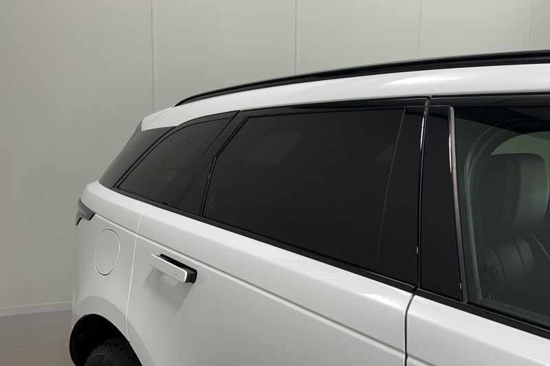 2023 (23) LAND ROVER RANGE ROVER VELAR 2.0 D200 R-Dynamic S 5dr Auto 5339925