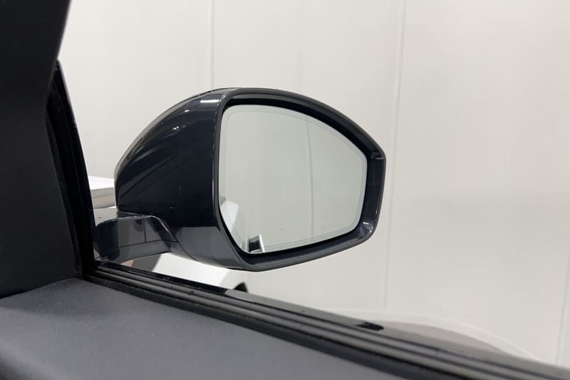 2023 (23) LAND ROVER RANGE ROVER VELAR 2.0 D200 R-Dynamic S 5dr Auto 5339889