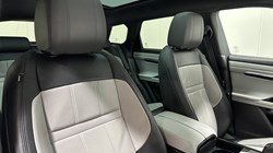 2021 (21) LAND ROVER RANGE ROVER EVOQUE 2.0 P250 R-Dynamic SE 5dr Auto 5303217