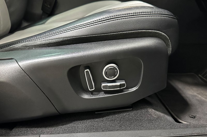 2021 (21) LAND ROVER RANGE ROVER EVOQUE 2.0 P250 R-Dynamic SE 5dr Auto 5303215