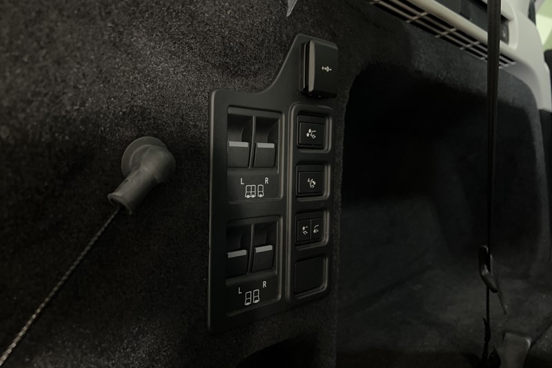 2024 (74) LAND ROVER DISCOVERY 3.0 D350 Dynamic HSE 5dr Auto 5339782