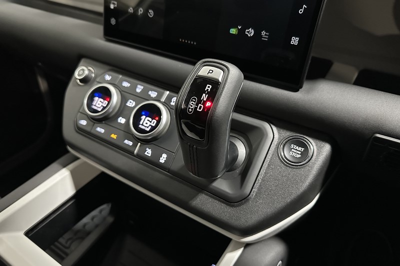 2024 (74) LAND ROVER COMMERCIAL DEFENDER 3.0 D250 Hard Top S Auto 5331835