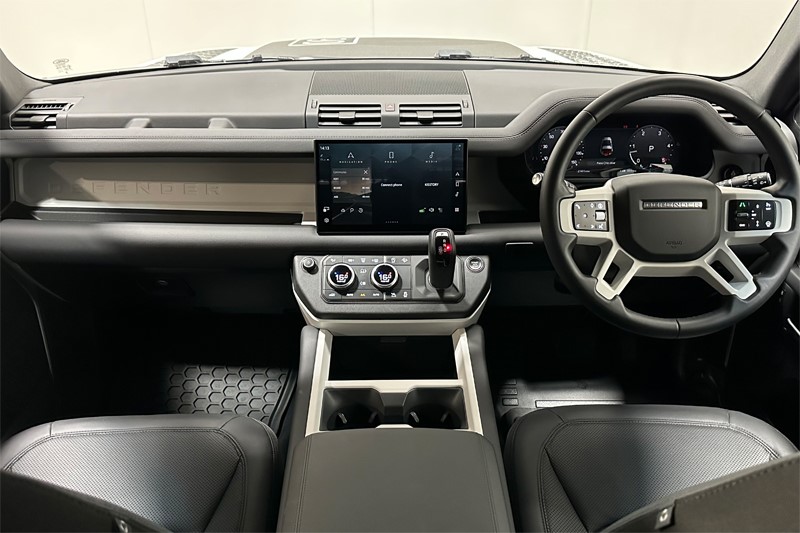 2024 (74) LAND ROVER COMMERCIAL DEFENDER 3.0 D250 Hard Top S Auto 5331820