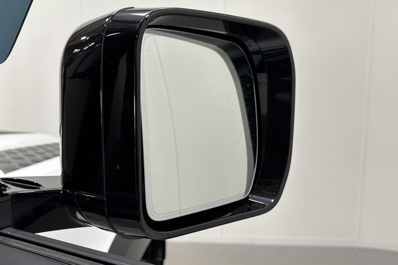 2024 (74) LAND ROVER COMMERCIAL DEFENDER 3.0 D250 Hard Top S Auto 5331825