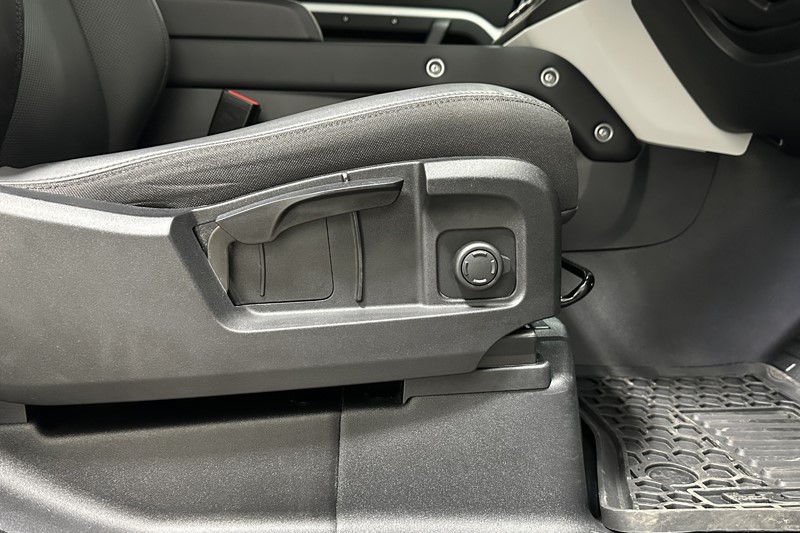 2024 (74) LAND ROVER COMMERCIAL DEFENDER 3.0 D250 Hard Top S Auto 5331826