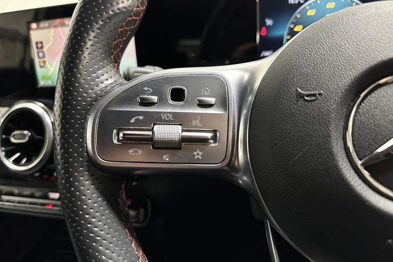 2021 (21) MERCEDES-BENZ GLA 200d AMG Line 5dr Auto 5334486