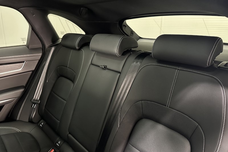 2023 (72) JAGUAR F-PACE 2.0 D200 R-Dynamic SE Black 5dr Auto AWD 5378025