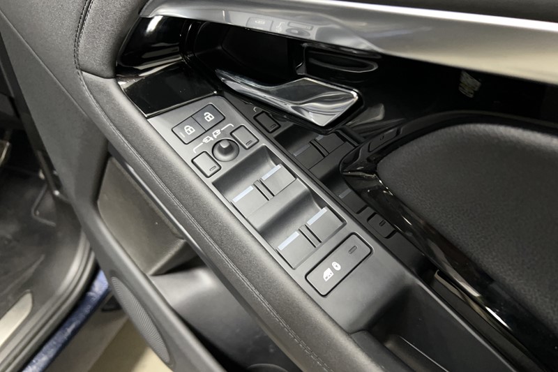 2023 (23) LAND ROVER RANGE ROVER EVOQUE 2.0 D200 R-Dynamic SE 5dr Auto 5325117